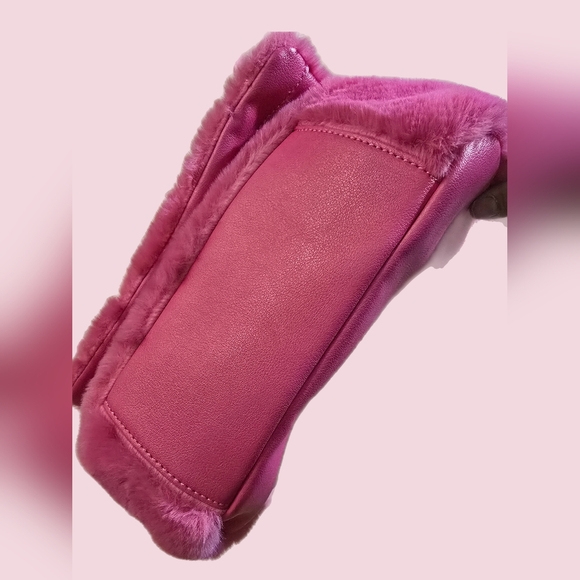 Juicy Couture's Plush "Love On Top" Crossbody Shoulder Bag-NWOT - Picture 7 of 11